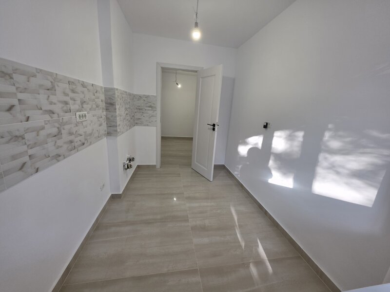 Dristor, pe Baba Novac, Sectia 12, renovat, 2 balcoane, 10 minute metrou,