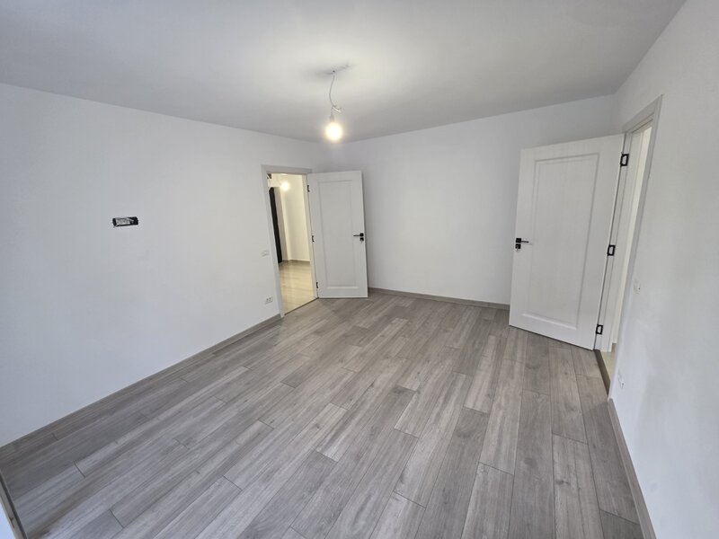 Dristor, pe Baba Novac, Sectia 12, renovat, 2 balcoane, 10 minute metrou,