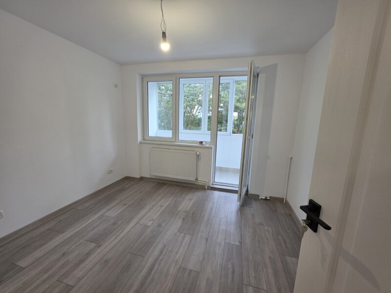 Dristor, pe Baba Novac, Sectia 12, renovat, 2 balcoane, 10 minute metrou,