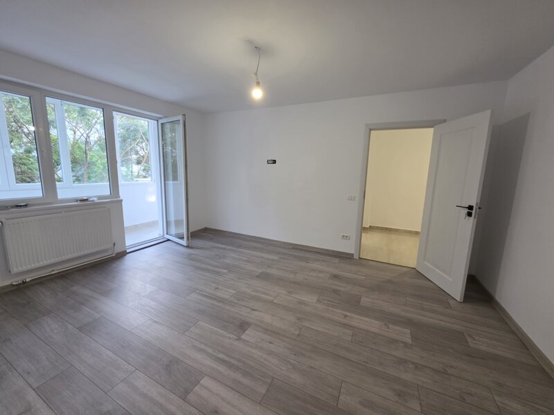 Dristor, pe Baba Novac, Sectia 12, renovat, 2 balcoane, 10 minute metrou,